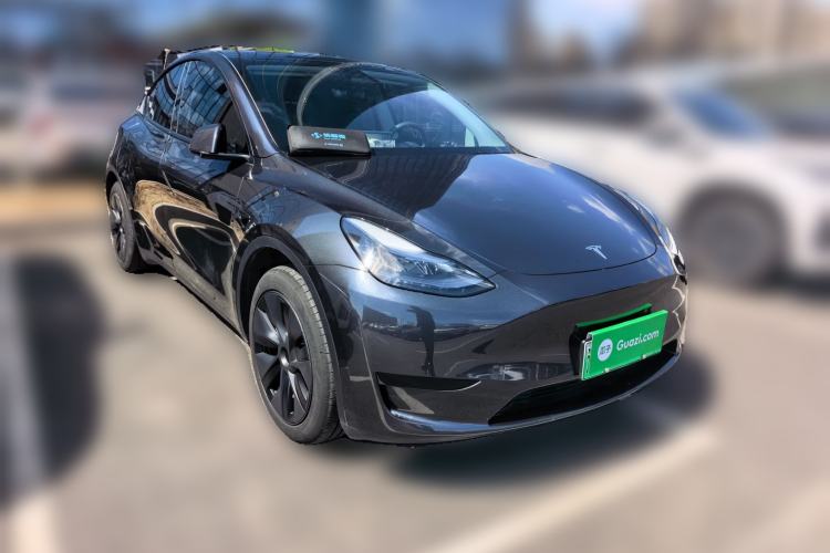 Used Tesla Model Y 2024 Rear-Wheel-Drive Version Front Right 45 Deg