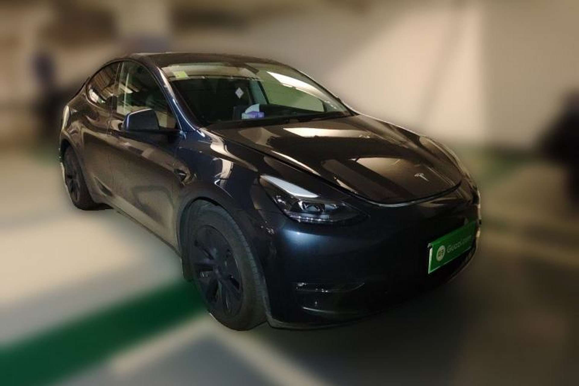 Used Tesla Model Y 2024 Long-Range All-Wheel-Drive Version Front Right 45 Deg