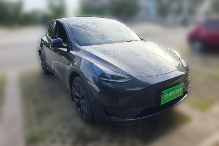 Used Tesla Model Y 2024 Rear-Wheel-Drive Version Front Right 45 Deg