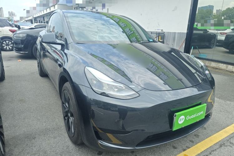 Used Tesla Model Y 2024 Rear-Wheel-Drive Version Front Right 45 Deg