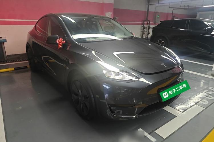 Used Tesla Model Y 2024 Rear-Wheel-Drive Version Front Right 45 Deg