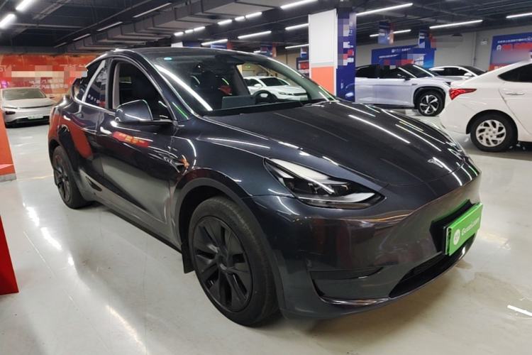 Used Tesla Model Y 2024 Rear-Wheel-Drive Version Front Right 45 Deg