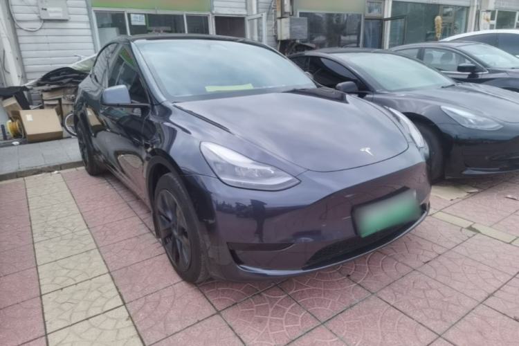 Used Tesla Model Y 2024 Rear-Wheel-Drive Version Front Right 45 Deg