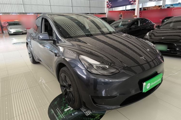 Used Tesla Model Y 2024 Rear-Wheel-Drive Version Front Right 45 Deg