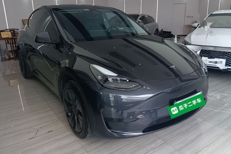 Used Tesla Model Y 2024 Rear-Wheel-Drive Version Front Right 45 Deg