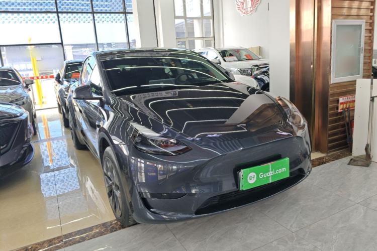 Used Tesla Model Y 2024 Rear-Wheel-Drive Version Front Right 45 Deg