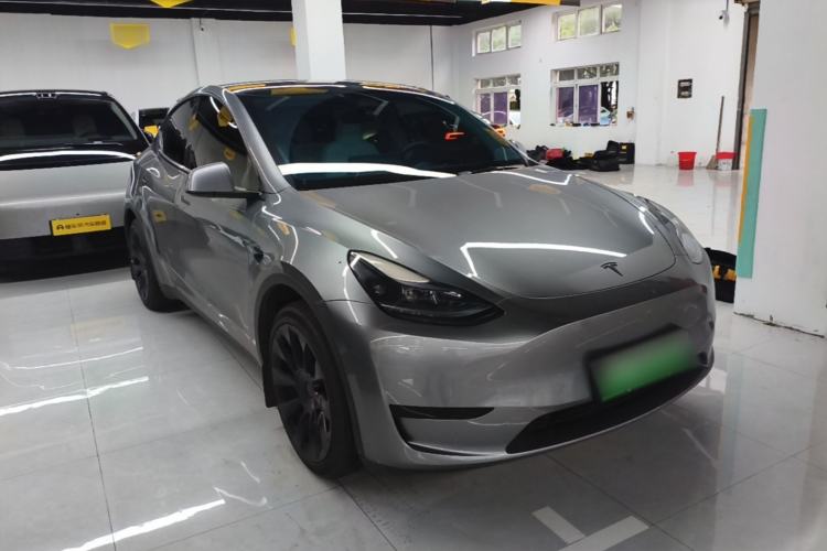 Used Tesla Model Y 2024 Rear-Wheel-Drive Version Front Right 45 Deg