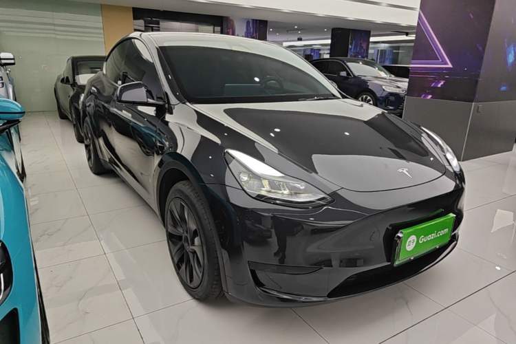 Used Tesla Model Y 2024 Rear-Wheel-Drive Version Front Right 45 Deg