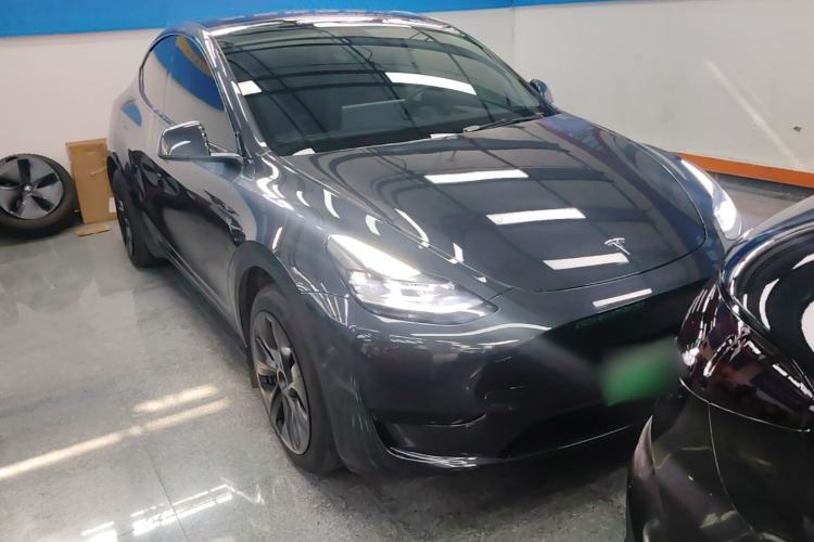 Used Tesla Model Y 2024 Rear-Wheel-Drive Version Front Right 45 Deg