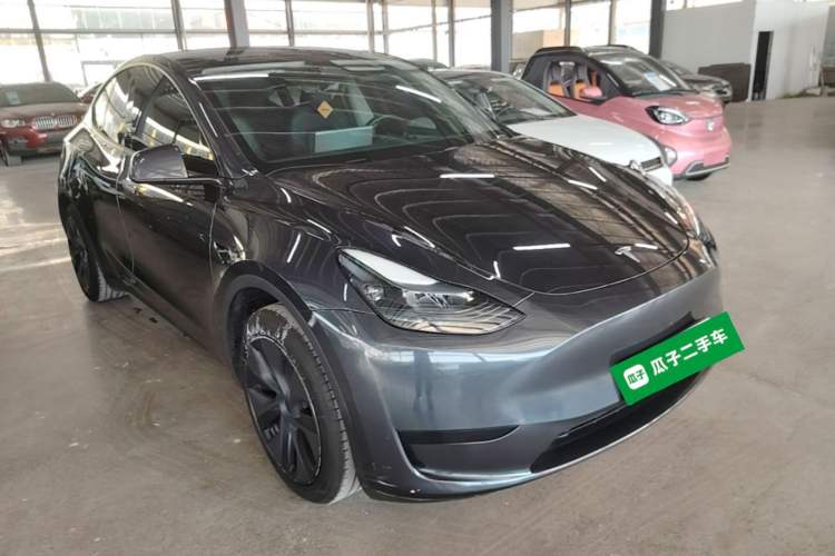 Used Tesla Model Y 2024 Rear-Wheel-Drive Version Front Right 45 Deg