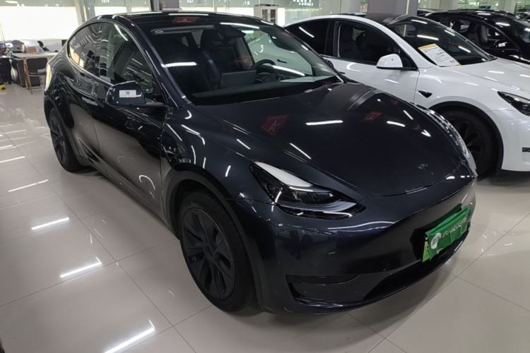 Used Tesla Model Y 2024 Rear-Wheel-Drive Version Front Right 45 Deg