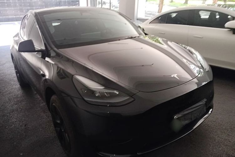 Used Tesla Model Y 2024 Rear-Wheel-Drive Version Front Right 45 Deg