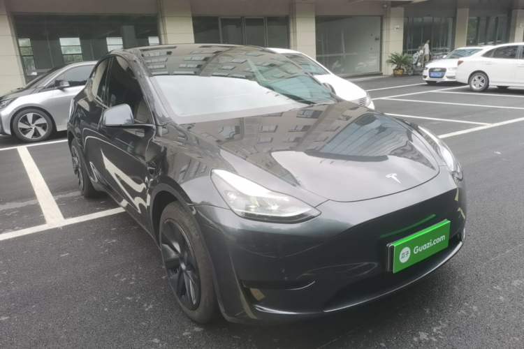 Used Tesla Model Y 2024 Rear-Wheel-Drive Version Front Right 45 Deg
