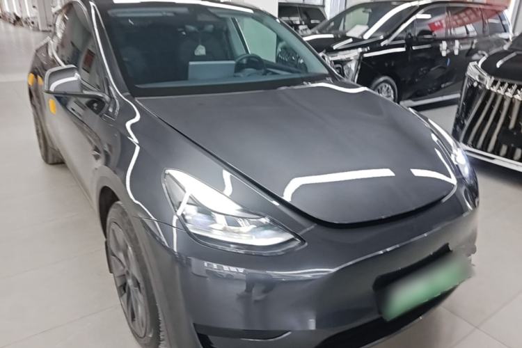Used Tesla Model Y 2024 Rear-Wheel-Drive Version Front Right 45 Deg