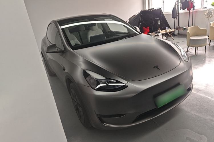 Used Tesla Model Y 2024 Rear-Wheel-Drive Version Front Right 45 Deg