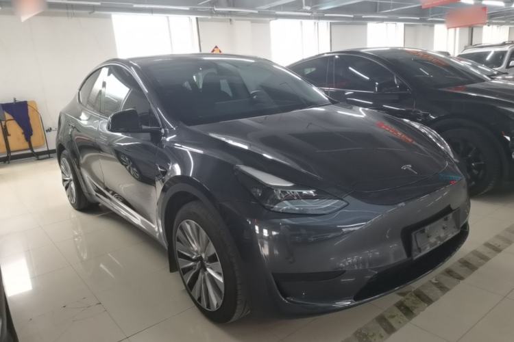 Used Tesla Model Y 2024 Rear-Wheel-Drive Version Front Right 45 Deg