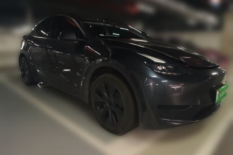 Used Tesla Model Y 2024 Rear-Wheel-Drive Version Front Right 45 Deg