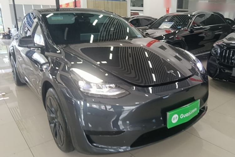 Used Tesla Model Y 2024 Rear-Wheel-Drive Version Front Right 45 Deg