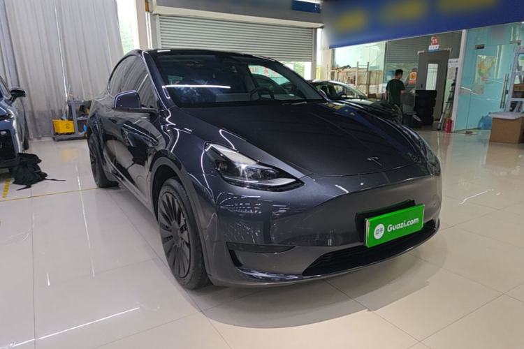 Used Tesla Model Y 2024 Rear-Wheel-Drive Version Front Right 45 Deg