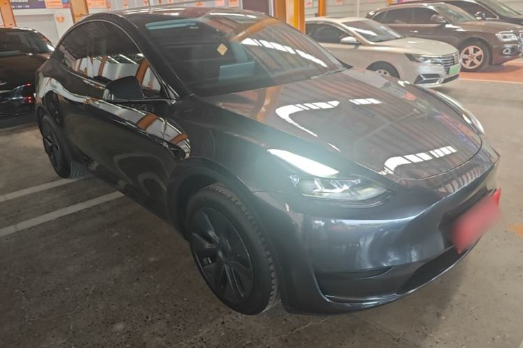 Used Tesla Model Y 2024 Rear-Wheel-Drive Version Front Right 45 Deg