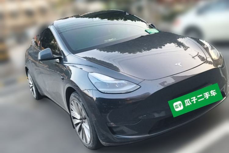 Used Tesla Model Y 2024 Long-Range All-Wheel-Drive Version Front Right 45 Deg