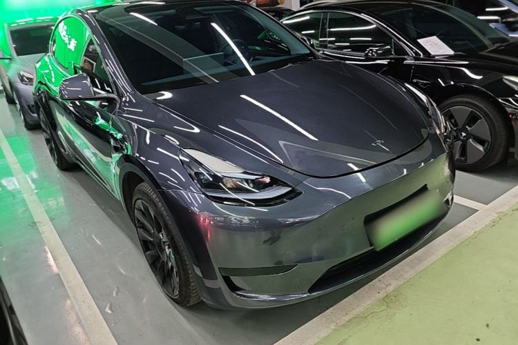 Used Tesla Model Y 2024 Rear-Wheel-Drive Version Front Right 45 Deg