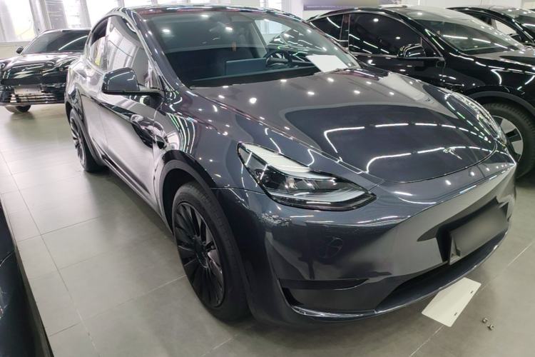 Used Tesla Model Y 2024 Rear-Wheel-Drive Version Front Right 45 Deg