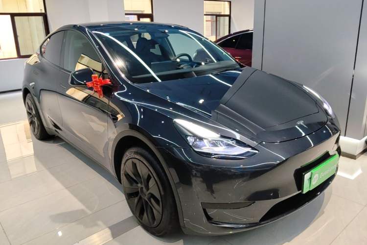 Used Tesla Model Y 2024 Rear-Wheel-Drive Version Front Right 45 Deg