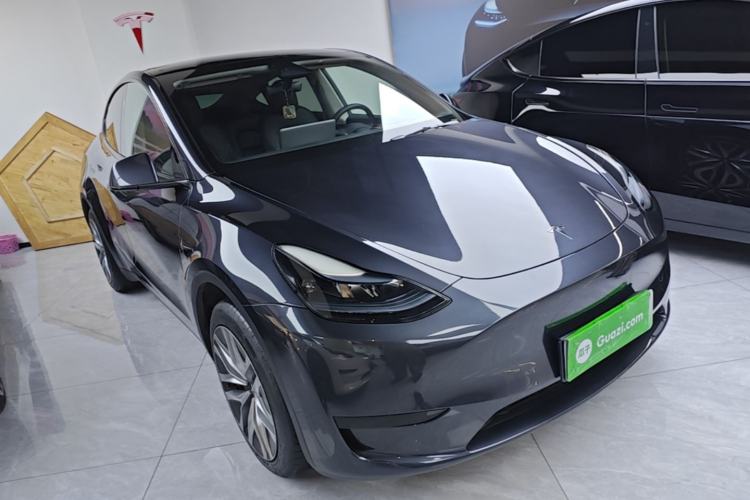 Used Tesla Model Y 2024 Rear-Wheel-Drive Version Front Right 45 Deg