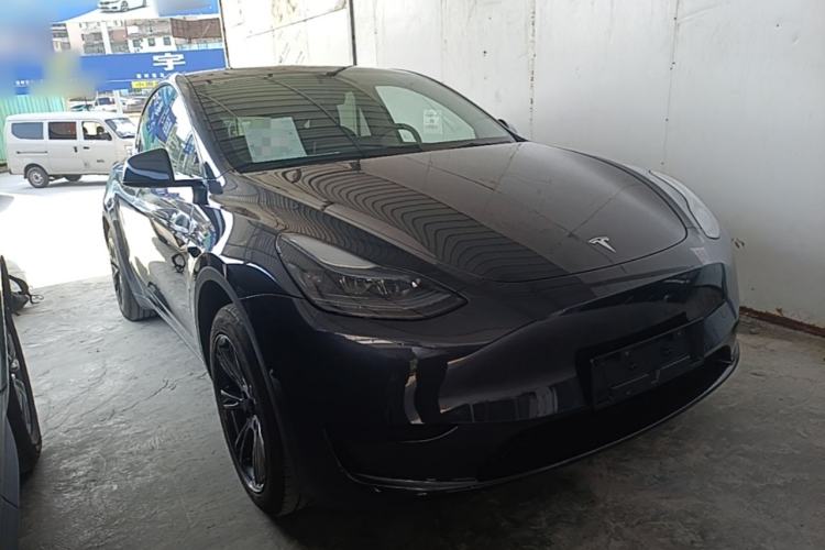 Used Tesla Model Y 2024 Rear-Wheel-Drive Version Front Right 45 Deg