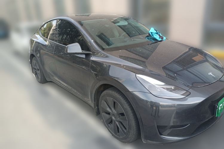 Used Tesla Model Y 2024 Rear-Wheel-Drive Version Front Right 45 Deg