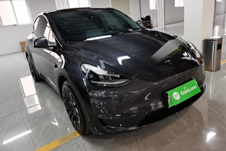 Used Tesla Model Y 2024 Long-Range All-Wheel-Drive Version Front Right 45 Deg