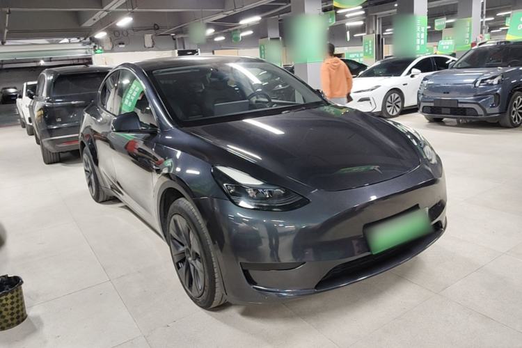 Used Tesla Model Y 2024 Rear-Wheel-Drive Version Front Right 45 Deg