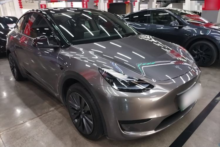 Used Tesla Model Y 2024 Rear-Wheel-Drive Version Front Right 45 Deg