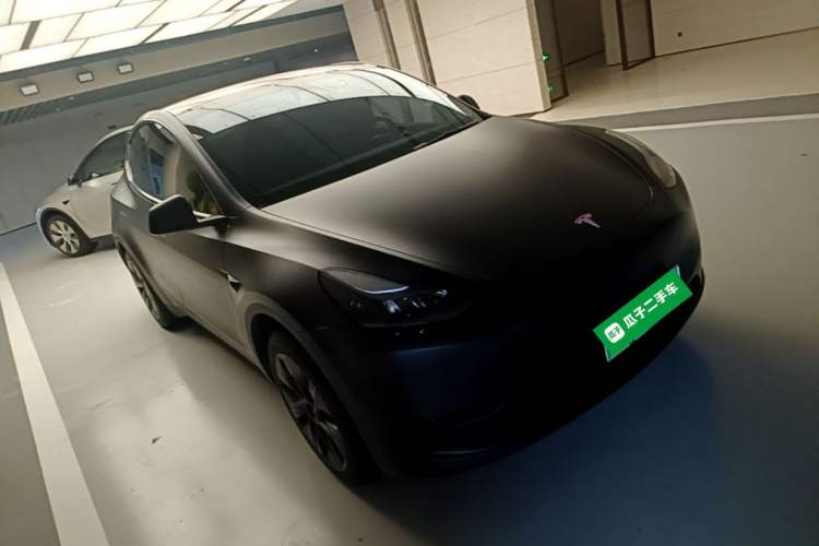 Used Tesla Model Y 2024 Rear-Wheel-Drive Version Front Right 45 Deg