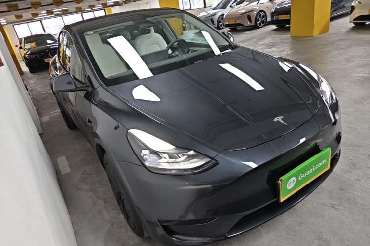 Used Tesla Model Y 2024 Rear-Wheel-Drive Version Front Right 45 Deg