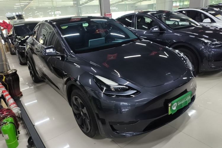 Used Tesla Model Y 2024 Rear-Wheel-Drive Version Front Right 45 Deg