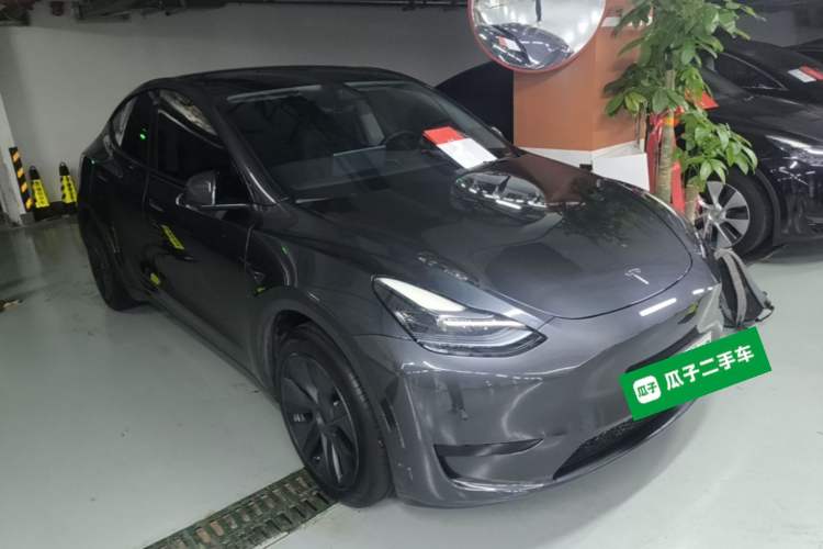 Used Tesla Model Y 2024 Rear-Wheel-Drive Version Front Right 45 Deg