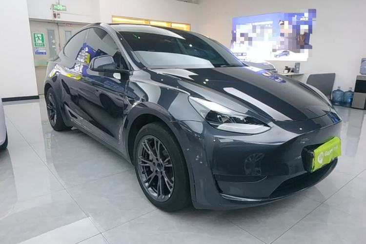 Used Tesla Model Y 2024 Rear-Wheel-Drive Version Front Right 45 Deg