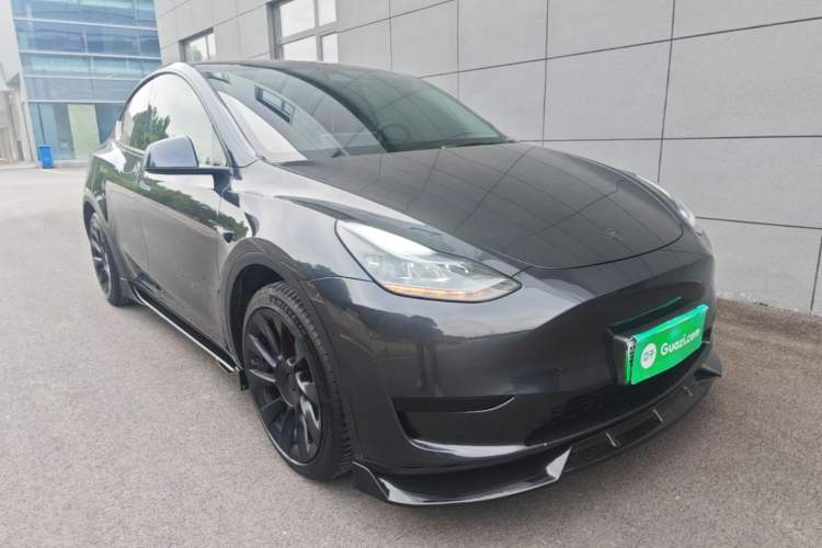 Used Tesla Model Y 2024 Rear-Wheel-Drive Version Front Right 45 Deg