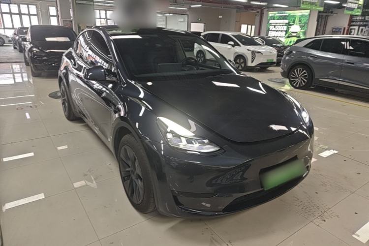 Used Tesla Model Y 2024 Rear-Wheel-Drive Version Front Right 45 Deg