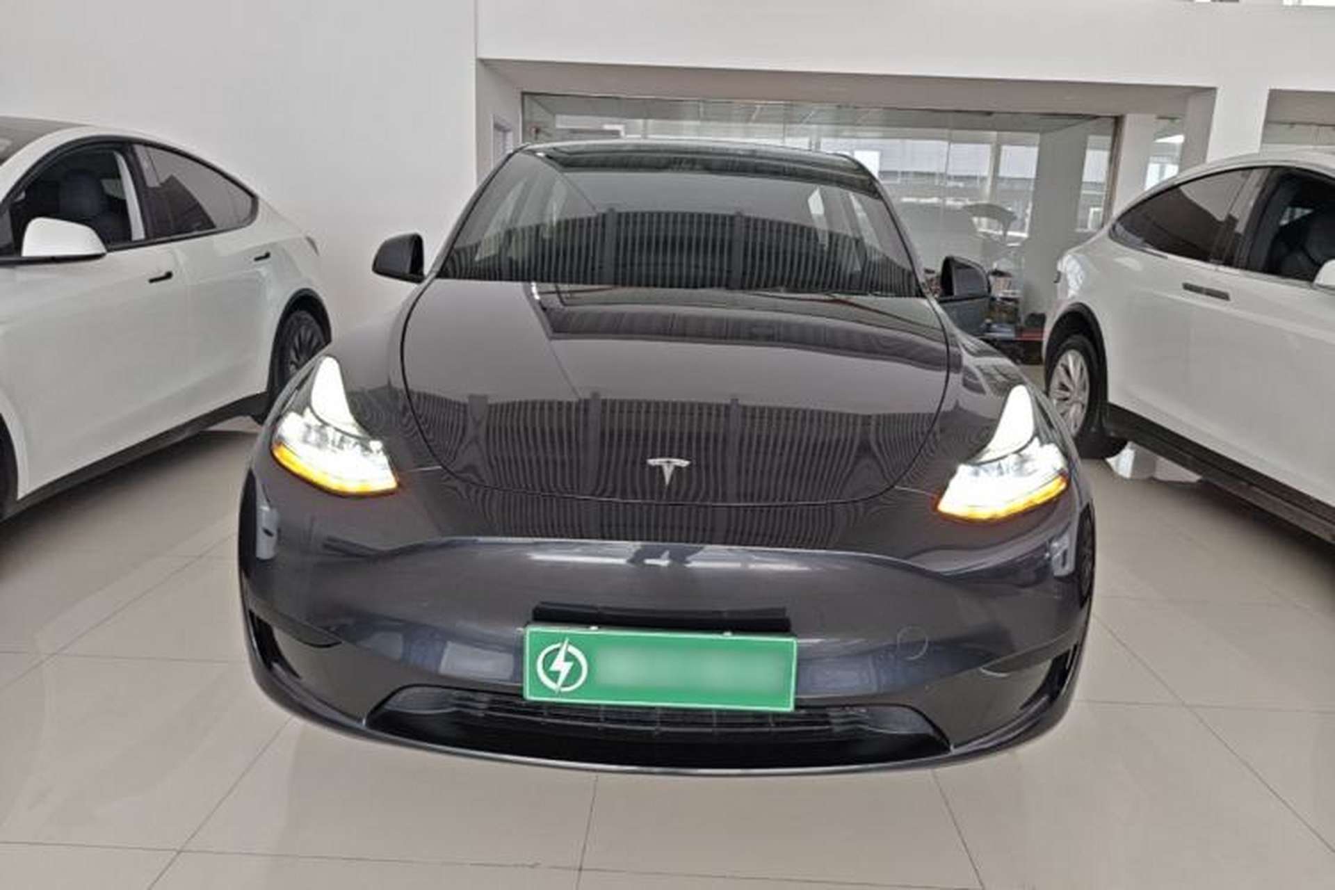 Used Tesla Model Y 2024 Rear-Wheel-Drive Version Front