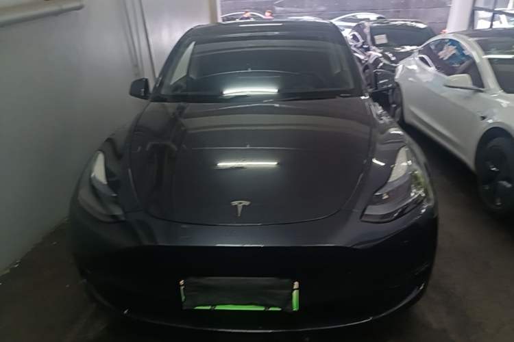 Used Tesla Model Y 2024 Long-Range All-Wheel-Drive Version Front