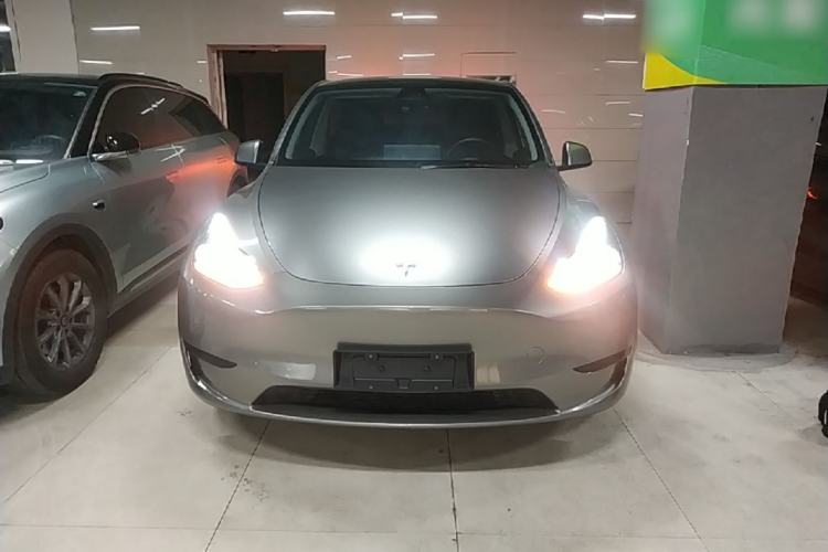 Used Tesla Model Y 2024 Rear-Wheel-Drive Version Front