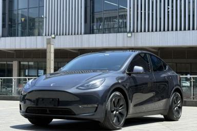 Used Tesla Model Y 2024 Long-Range All-Wheel-Drive Version