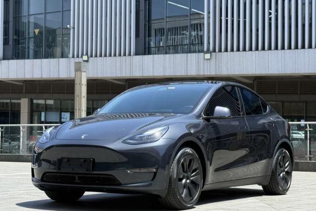 Used Tesla Model Y 2024 Long-Range All-Wheel-Drive Version