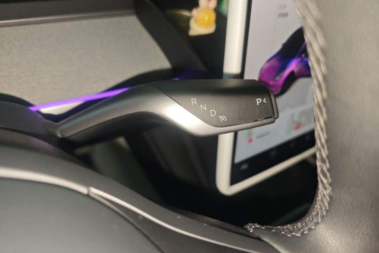 Used Tesla Model Y 2024 Long-Range All-Wheel-Drive Version Gear Lever