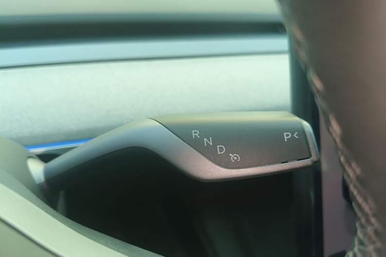 Used Tesla Model Y 2024 Long-Range All-Wheel-Drive Version Gear Lever