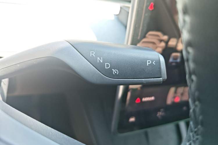 Used Tesla Model Y 2024 Rear-Wheel-Drive Version Gear Lever
