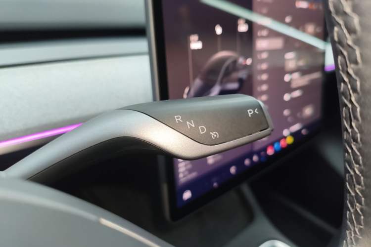 Used Tesla Model Y 2024 Long-Range All-Wheel-Drive Version Gear Lever